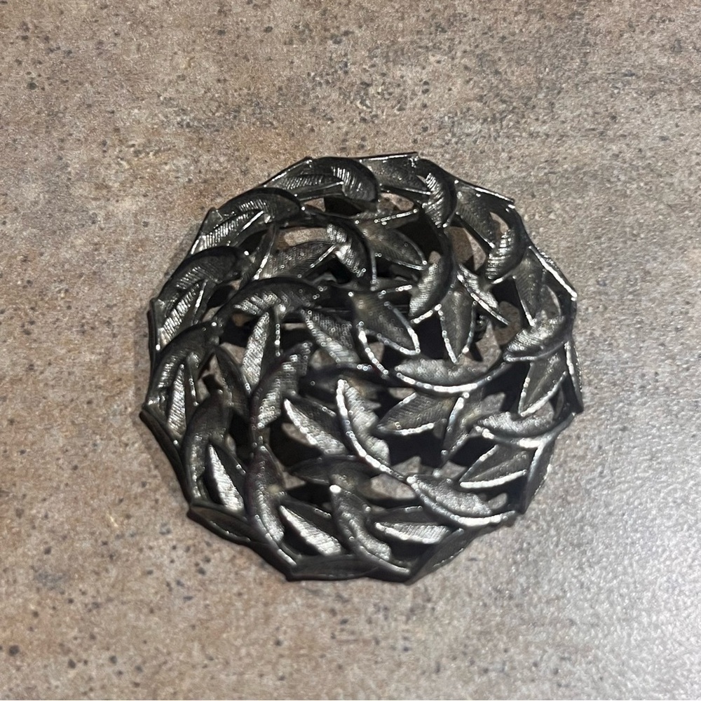 VINTAGE Faux, Costume, Estate, Sliver Brooch - Picture 3 of 8